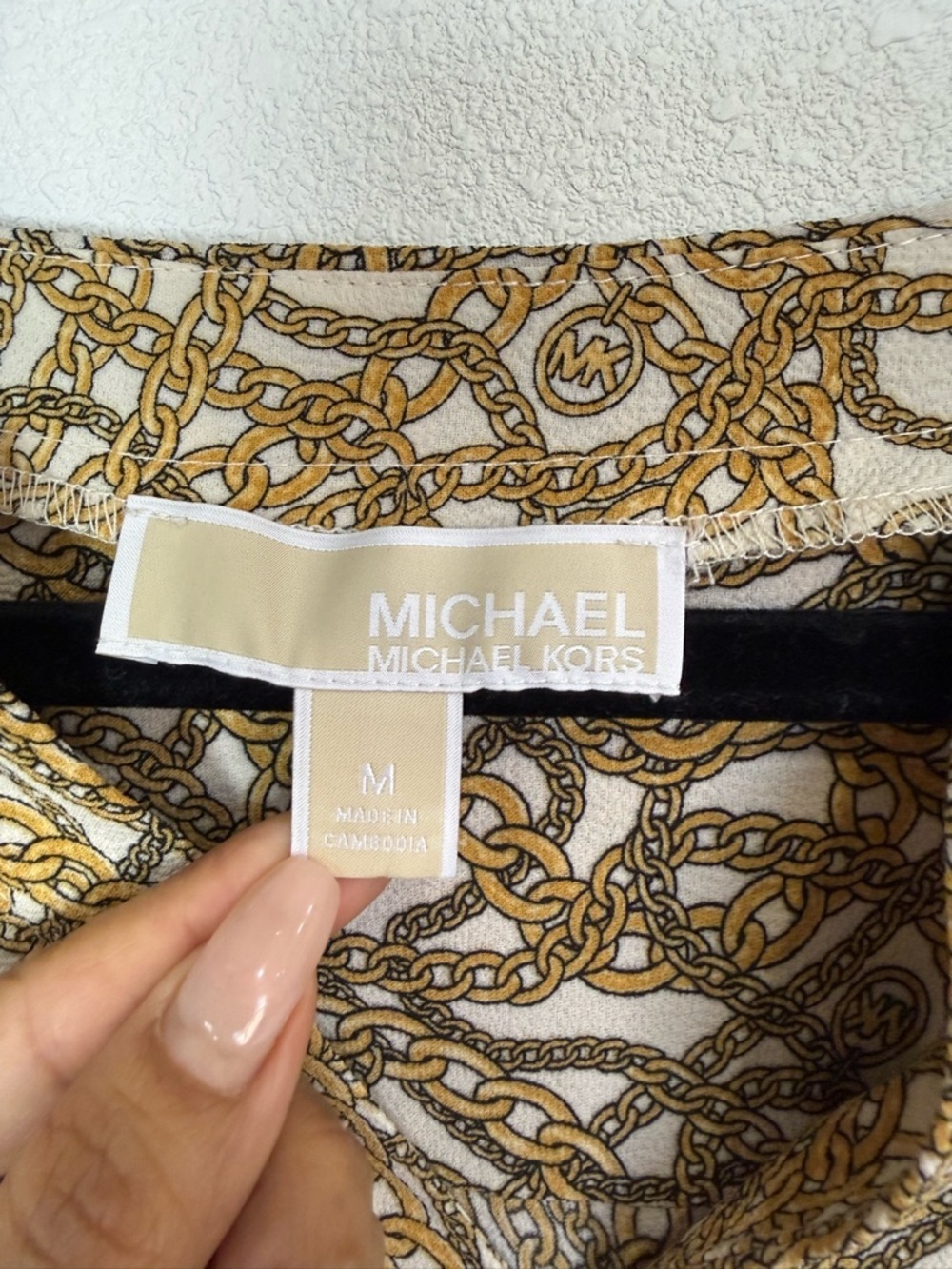 Michael Kors Chain Print Blouse Gold Cream V-Neck Tie Sleeve Top Size M - Picture 3 of 9